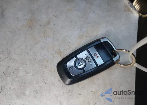 2018 Ford Fusion Hybrid Se z USA, uszkodzony, nr VIN 3FA6P0LU1JR249967